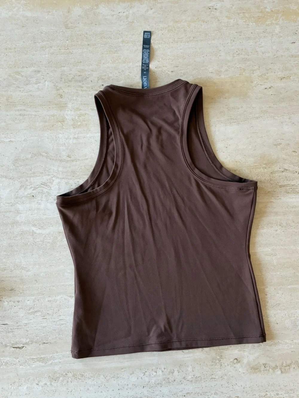 Vuori AllTheFeels workout set - Picture 8 of 9